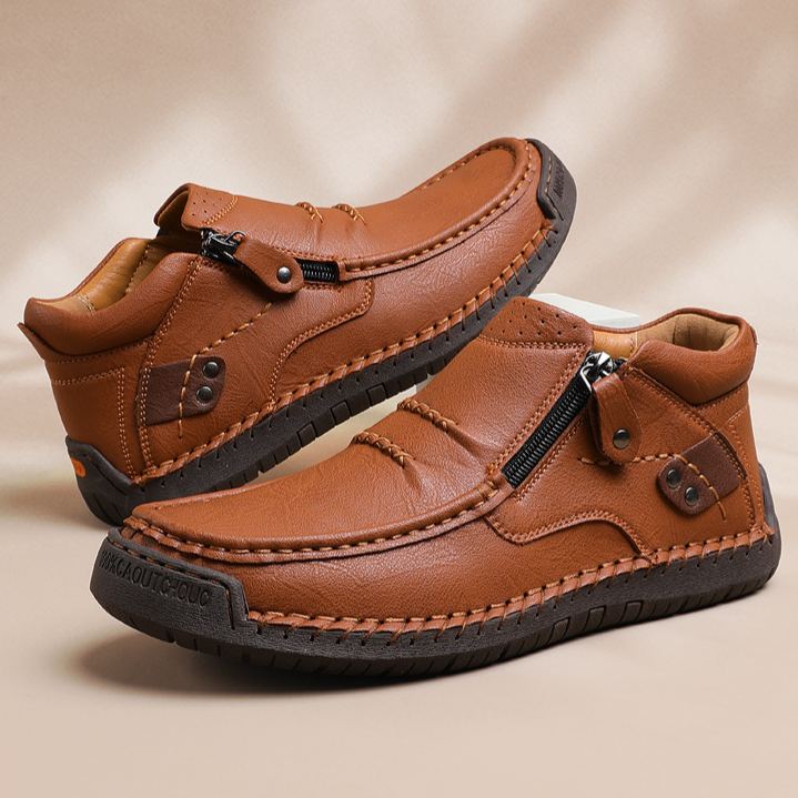 (⏰ Oferta por tempo limitado - 50% de desconto) - Sapatos de homem slip-on em pele premium feitos à mão - Biqueira larga, suporte para o arco do pé, impermeáveis, sola antiderrapante. Ideais para uso casual, viagens e atividades ao ar livre.